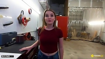 Amateur Teen With Big Boobs Gets A Blowjob From Mechanic In Exchange For Repairs