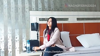 A Stunning Innocent Girl'S First Porn Audition - Her Facial Expression Is Amazing